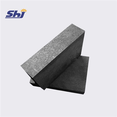 Oblikovani grafitni materijal posebnih veličina